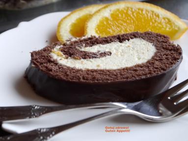 Zdjęcie - Rolada biszkoptowa z kremem pomarańczowym - Przepisy kulinarne ze zdjęciami