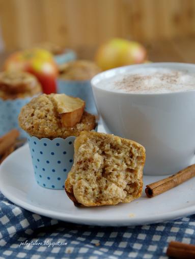 Zdjęcie - Owsiane muffiny śniadaniowe z jabłkiem i bananem - Przepisy kulinarne ze zdjęciami