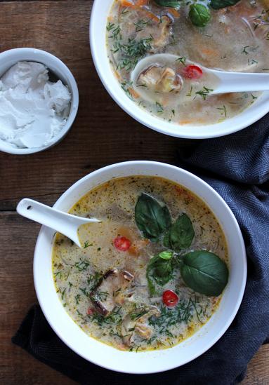 Zdjęcie - Orientalna zupa ogórkowa - Przepisy kulinarne ze zdjęciami
