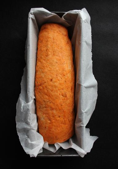 Zdjęcie - Zakręcony chleb z suszonymi pomidorami - Przepisy kulinarne ze zdjęciami