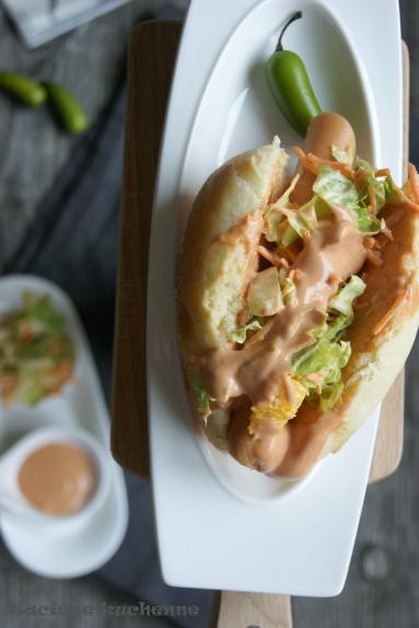 Zdjęcie - Hot Dogi z sałatką - Przepisy kulinarne ze zdjęciami