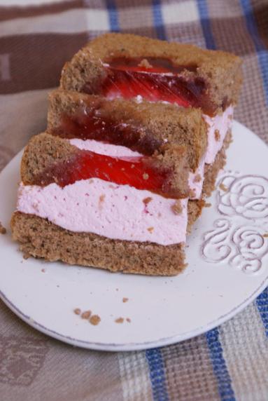 Zdjęcie - Ciasto z owocową pianką - Przepisy kulinarne ze zdjęciami