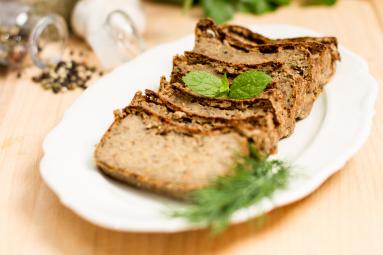 Zdjęcie - Wegetariański pasztet z grzybów - Przepisy kulinarne ze zdjęciami