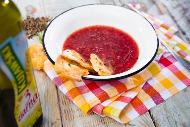 Zdjęcie - Zimna pomidorowa i chrupiące pieczywo - Przepisy kulinarne ze zdjęciami