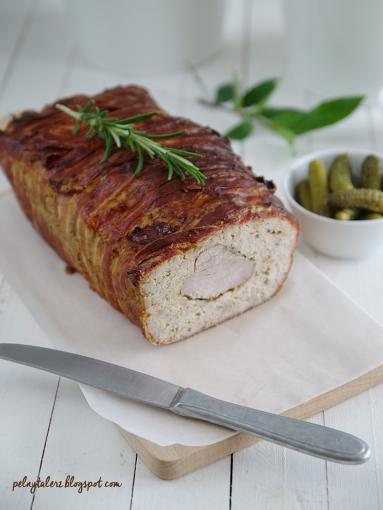 Zdjęcie - Pieczeń z mięsa mielonego z polędwiczką - Przepisy kulinarne ze zdjęciami