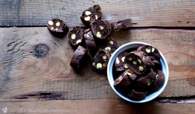 Zdjęcie - Cantuccini kakaowe z pistacjami i rodzynkami / Cacoa cantuccini with pistachios and raisins - Przepisy kulinarne ze zdjęciami