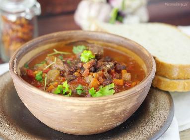 Zdjęcie - Portugalski gulasz z żołądków / Portugese gizzard stew - Przepisy kulinarne ze zdjęciami