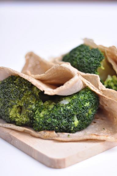 Zdjęcie - Naleśniki gryczane z brokułem i fetą - Przepisy kulinarne ze zdjęciami