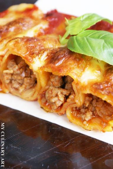 Zdjęcie - Cannelloni z mięsem mielonym w sosie pomidorowym - Przepisy kulinarne ze zdjęciami