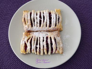 Zdjęcie - Expresowe bułeczki z ciasta francuskiego - Przepisy kulinarne ze zdjęciami