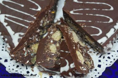 Zdjęcie - Blok czekoladowy z ciasteczkami - Przepisy kulinarne ze zdjęciami