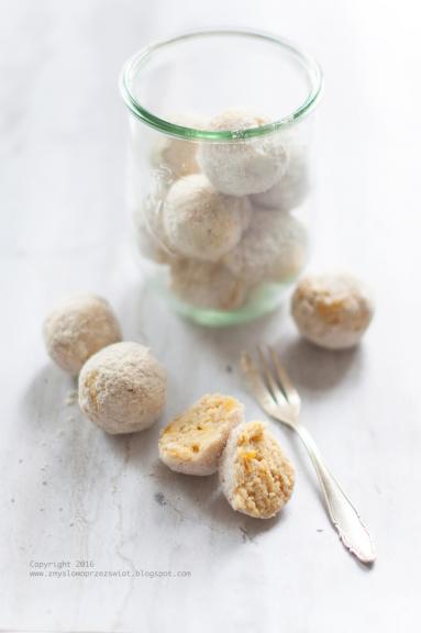 Zdjęcie - Jaglane kulki z suszonymi morelami (Millet balls with dried apricots) - Przepisy kulinarne ze zdjęciami
