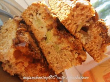 Zdjęcie - Ciasto rabarbarowe z orzechową posypką  - Przepisy kulinarne ze zdjęciami