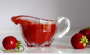 Zdjęcie - Sos truskawkowy na zimno - Przepisy kulinarne ze zdjęciami