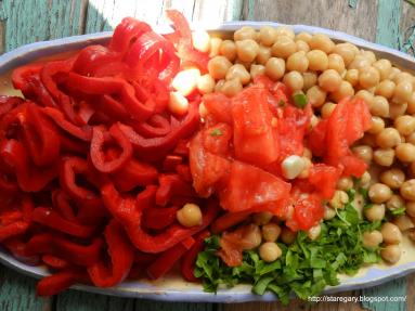 Zdjęcie - Ciecierzyca duszona z pomidorami z wolnowaru - Przepisy kulinarne ze zdjęciami
