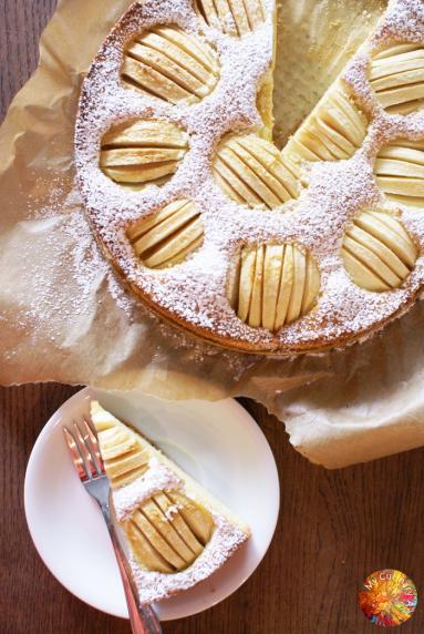 Zdjęcie - Ciasto z jabłkami - Przepisy kulinarne ze zdjęciami