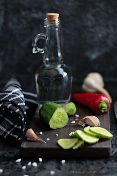 Zdjęcie - Ogórki z chili - Przepisy kulinarne ze zdjęciami
