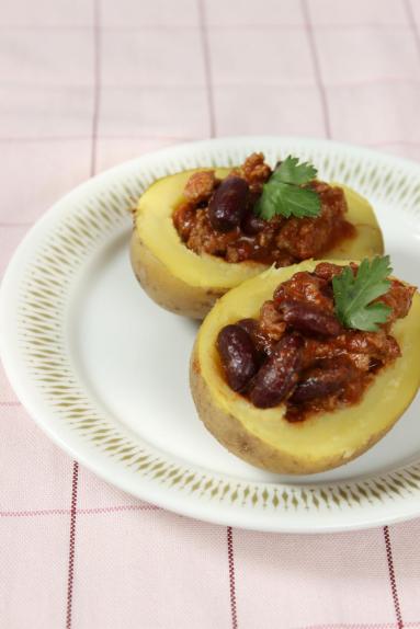 Zdjęcie - Ziemniaki faszerowane chilli con carne - Przepisy kulinarne ze zdjęciami