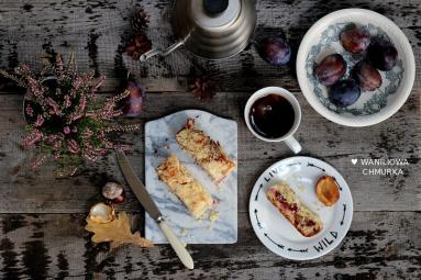 Zdjęcie - Pełnoziarniste ciasto drożdżowe bez wyrabiania  z kruszonką i śliwkami - Przepisy kulinarne ze zdjęciami