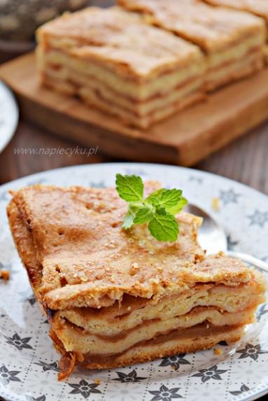Zdjęcie - Ciasto z jabłkami – przekładane - Przepisy kulinarne ze zdjęciami