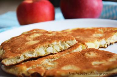 Zdjęcie - Omlet biszkoptowy z jabłkami i cynamonem - Przepisy kulinarne ze zdjęciami