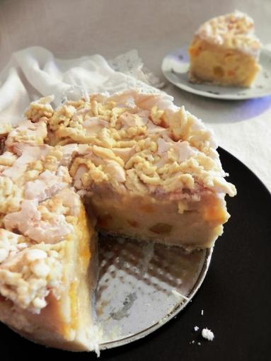 Zdjęcie - Ciasto brzoskwiniowe babci Ani - Przepisy kulinarne ze zdjęciami