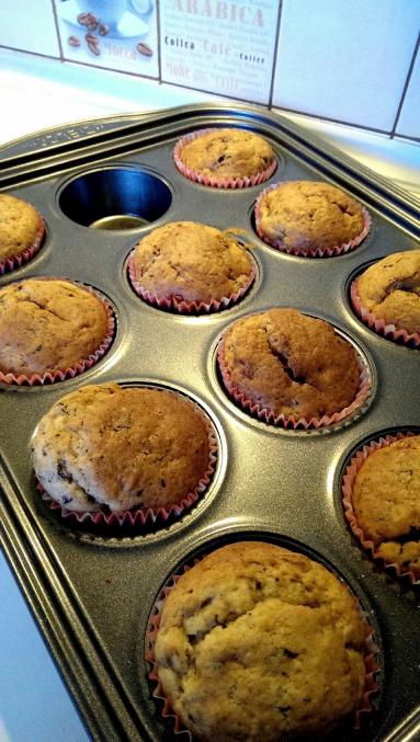 Zdjęcie - Zdrowsze muffinki z bananem - Przepisy kulinarne ze zdjęciami