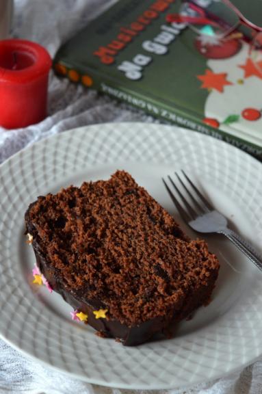 Zdjęcie - Piernik czekoladowy z suszonymi  śliwkami - Przepisy kulinarne ze zdjęciami