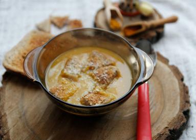 Zdjęcie - Dyniowa zupa na oleju kokosowym - Przepisy kulinarne ze zdjęciami