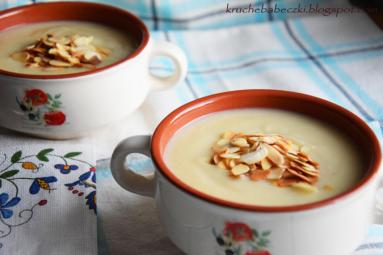 Zdjęcie - Zupa z białych warzyw z płatkami migdałów według Katarzyny Bosackiej - Przepisy kulinarne ze zdjęciami