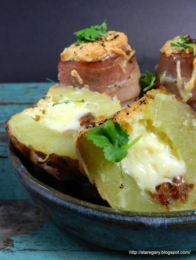 Zdjęcie - Ziemniaki zapiekane z serem i boczkiem - Przepisy kulinarne ze zdjęciami