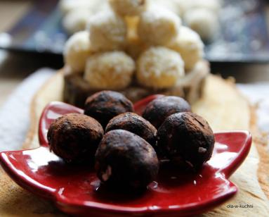 Zdjęcie - Jaglano-kokosowe pralinki - Przepisy kulinarne ze zdjęciami