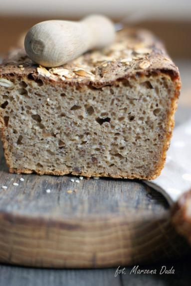 Zdjęcie - Chleb żytni z ziarnami - Przepisy kulinarne ze zdjęciami