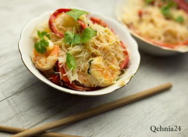 Zdjęcie - Makaron ryżowy z krewetkami - Przepisy kulinarne ze zdjęciami