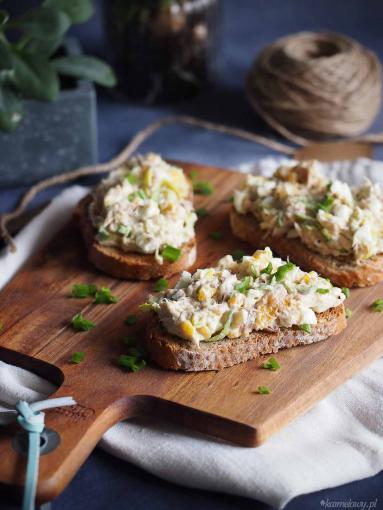 Zdjęcie - Sałatka jajeczna z makrelą i porem / Smoked mackerel and leek egg salad - Przepisy kulinarne ze zdjęciami