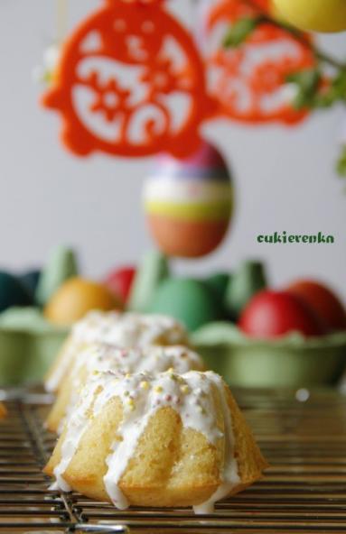 Zdjęcie - Wielkanocne babeczki na mleku skondensowanym - Przepisy kulinarne ze zdjęciami