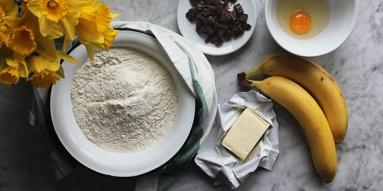 Zdjęcie - Bananowa chałka z gorzką czekoladą - Przepisy kulinarne ze zdjęciami