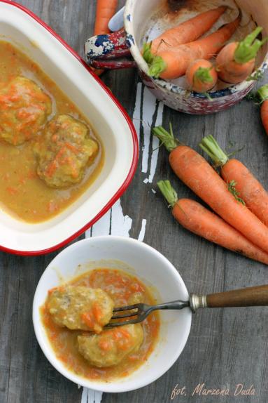 Zdjęcie - Pulpety z indyka w  sosie z marchewką - Przepisy kulinarne ze zdjęciami