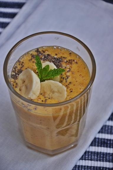 Zdjęcie - Mus bananowy na soku z pomarańczy z daktylami i nasionami chia - Przepisy kulinarne ze zdjęciami