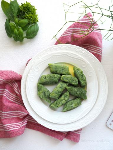 Zdjęcie - Zielone kopytka ze szpinakiem - Przepisy kulinarne ze zdjęciami