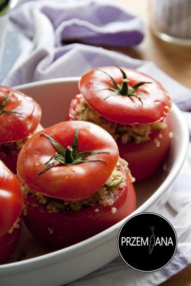 Zdjęcie - Faszerowane pomidory. Komosa ryżowa i cukinia. - Przepisy kulinarne ze zdjęciami