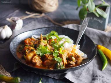 Zdjęcie - Szybkie curry z kurczakiem i szpinakiem / Easy chicken and spinach curry - Przepisy kulinarne ze zdjęciami