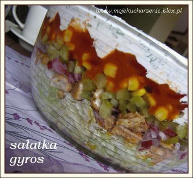 Zdjęcie - Sałatka gyros  - Przepisy kulinarne ze zdjęciami