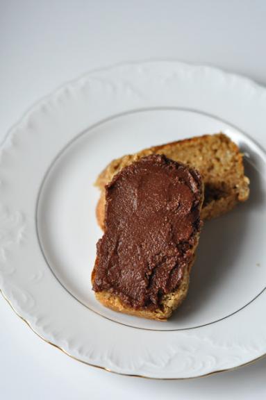 Zdjęcie - Najprostszy czekoladowy krem z ciecierzycy - Przepisy kulinarne ze zdjęciami