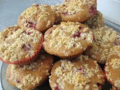 Zdjęcie - Muffinki z  truskawkami  - Przepisy kulinarne ze zdjęciami