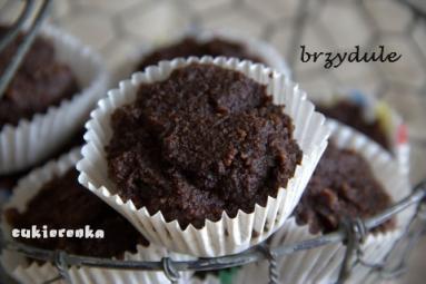 Zdjęcie - brzydule, czyli wypełnione zdrowymi sładnikami czekoladowe babeczki - Przepisy kulinarne ze zdjęciami