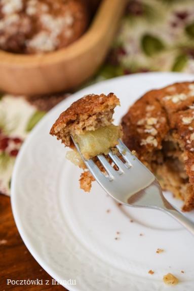 Zdjęcie - Owsiane muffiny z gruszkami | U stóp Benbulbena - Przepisy kulinarne ze zdjęciami