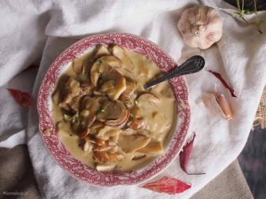 Zdjęcie - Sos grzybowy z pieczonym czosnkiem / Roasted garlic mushroom sauce - Przepisy kulinarne ze zdjęciami