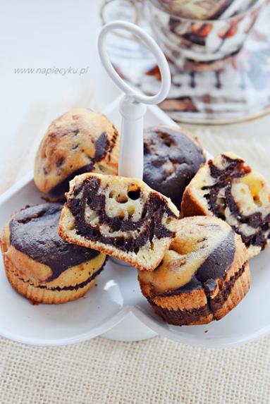 Zdjęcie - Muffiny dwa kolory –  marmurkowe - Przepisy kulinarne ze zdjęciami