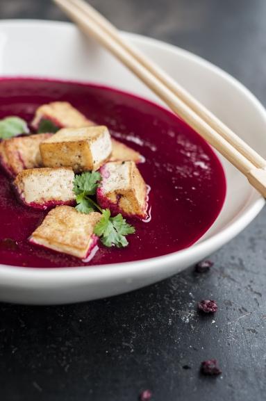 Zdjęcie - Zupa krem z buraka z tofu w pięciu smakach - Przepisy kulinarne ze zdjęciami